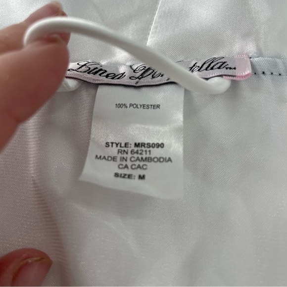 LINEA DONATELLA | Mrs. Robe Bridal Black and White Embroidered Faux Satin Robe - Picture 8 of 8